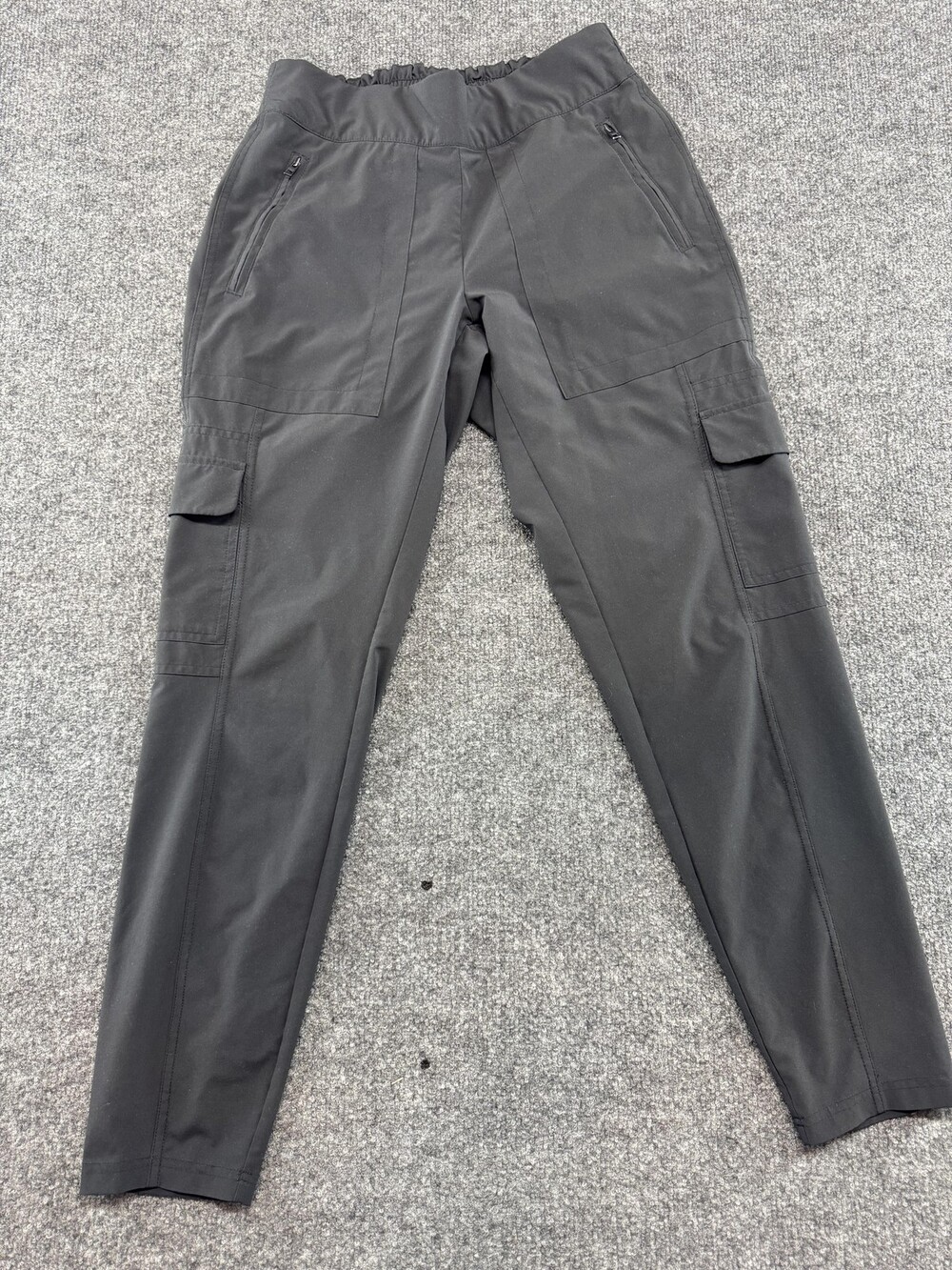 Athleta Jogger Pants Womens 4 Gray Stretch Cargo Pockets Zip Travel Tapered Leg